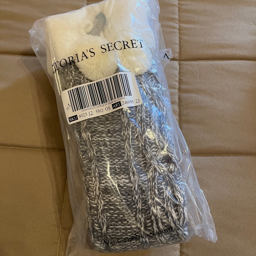 Victoria’s Secret Pink Marled Gray Slipper Socks